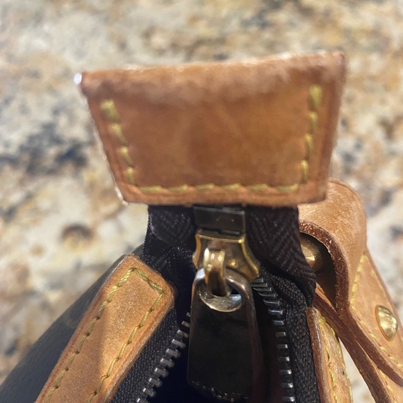 Authentic Louis Vuitton Tulum PM shoulder bag.SD0036 - Picture 13 of 14